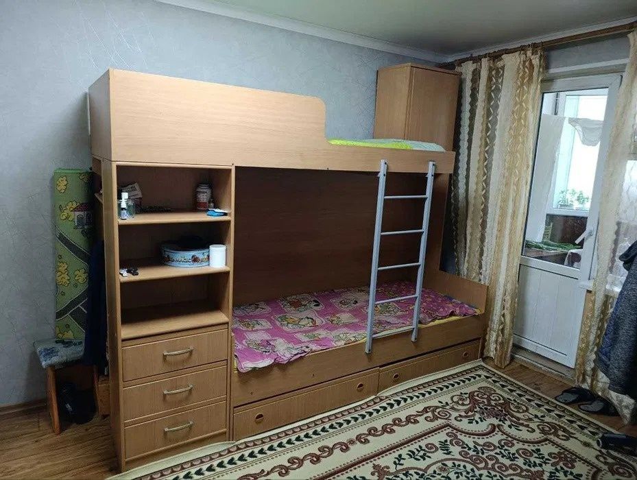 Двухъярусная кровать