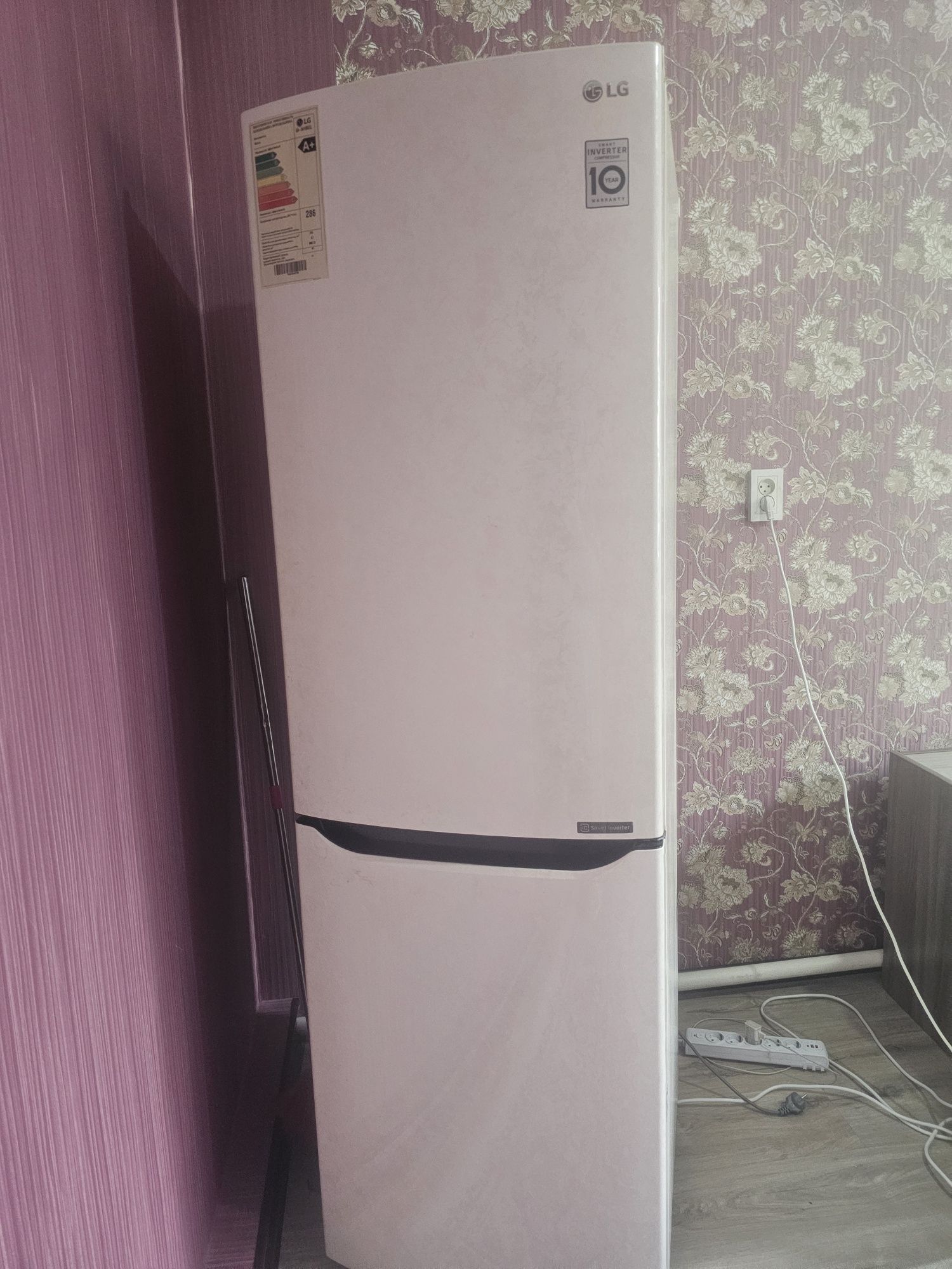 Продаётся холодильник сгорел плата