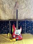 бас гитара fender squier