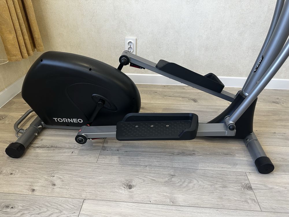 Эллиптический тренажер складной Torneo Flex C-220F