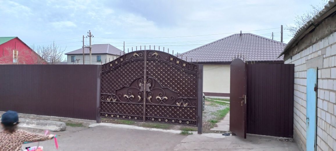 Продам в комплексе автосервис, дом, участок
