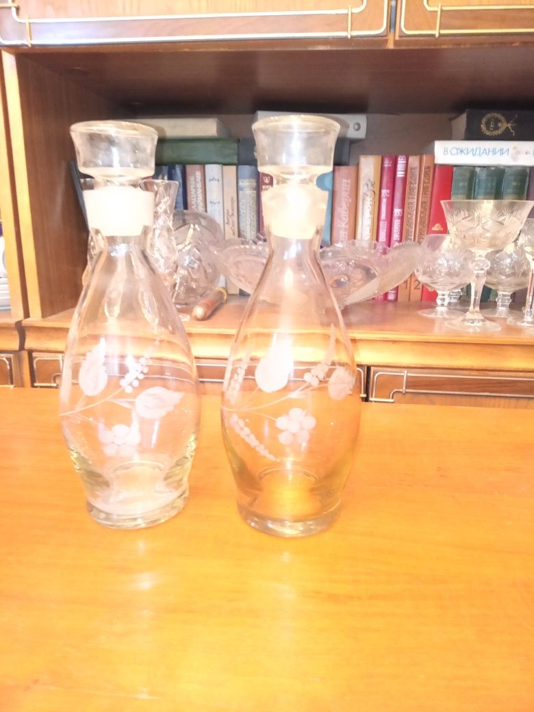 Продам стеклянные графины