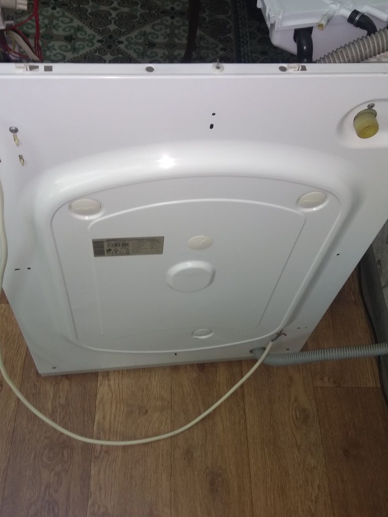 Продам по запчастям стиральную машину Kaiser W 43.09