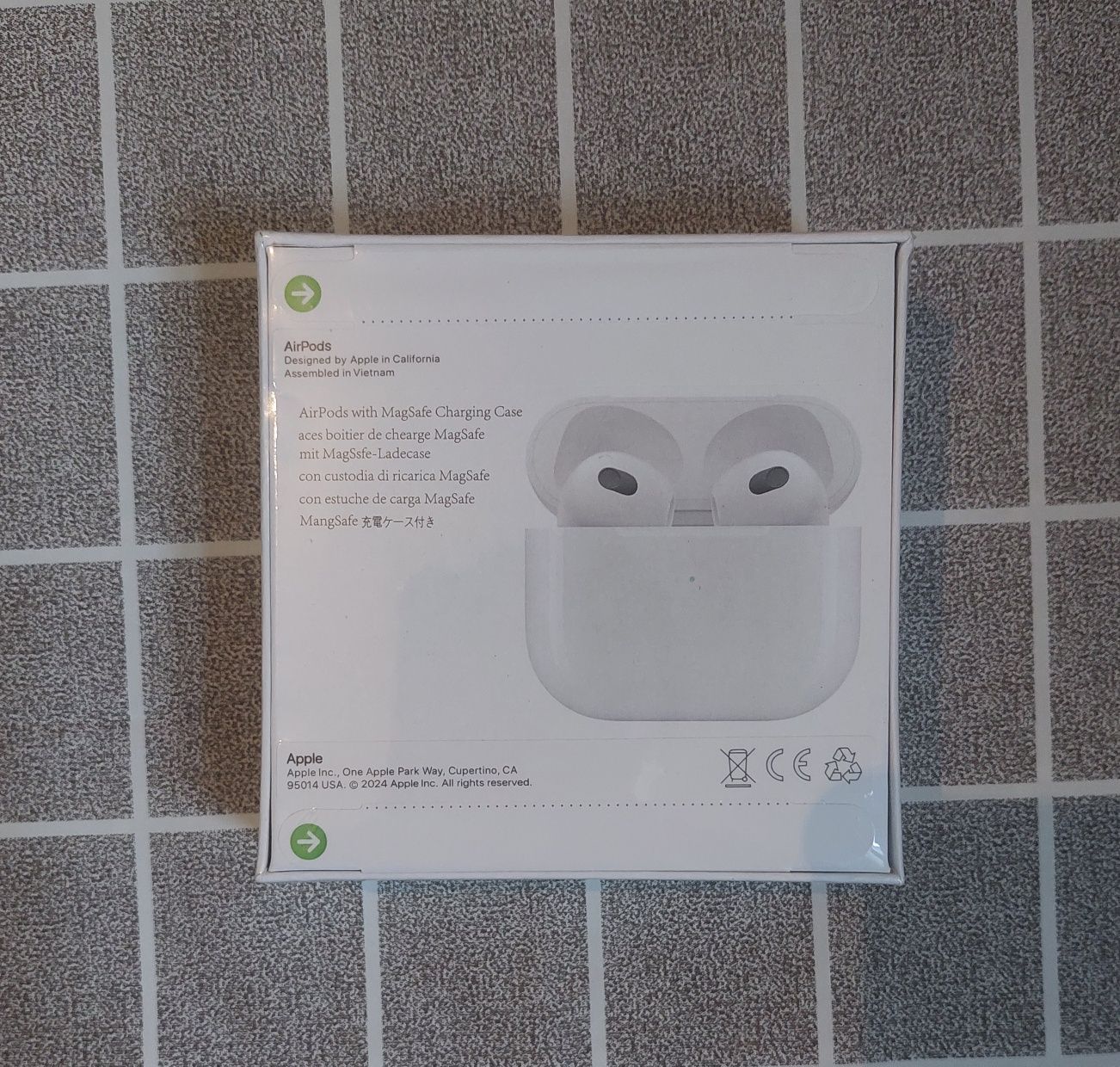 Аirpods Magsafe Charging Case.