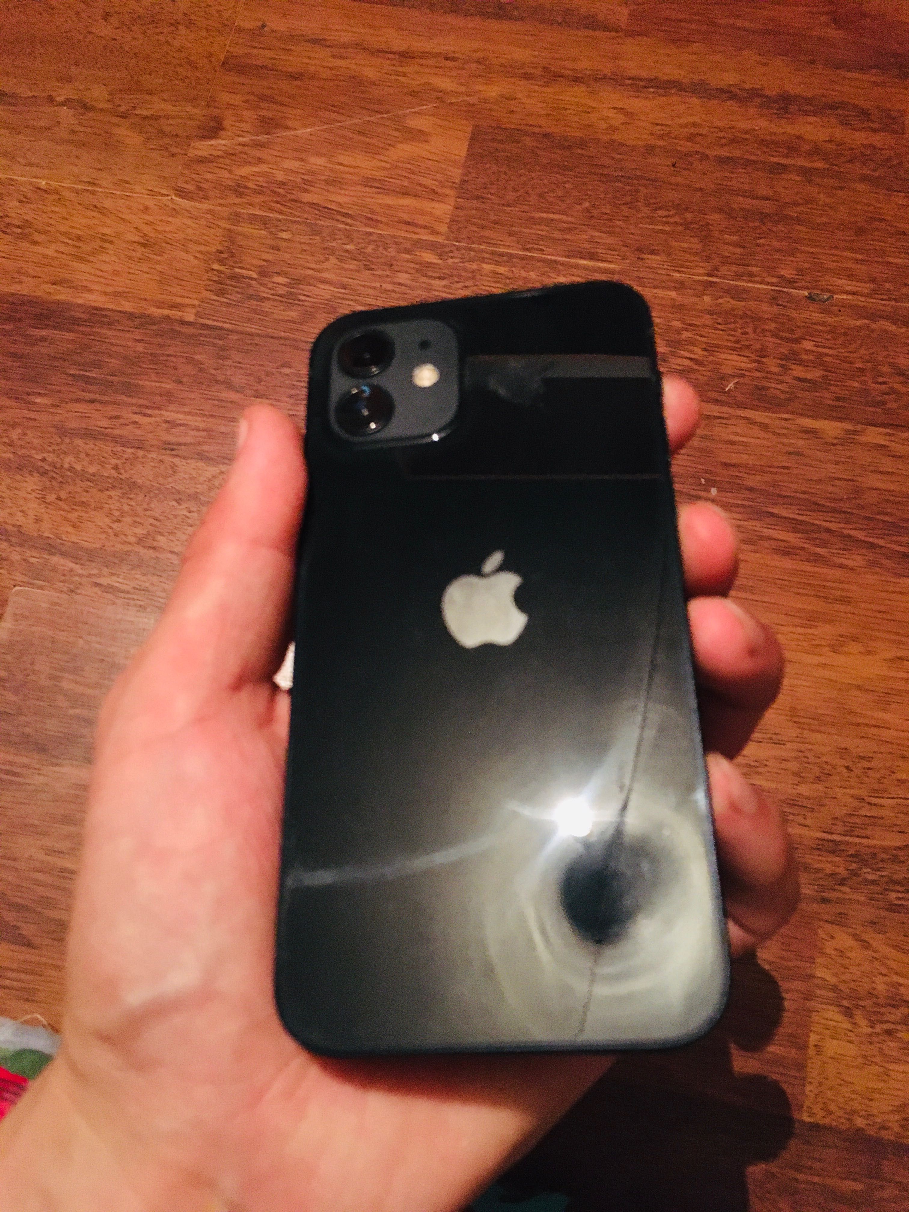 iPhone 12   128 гб .      .