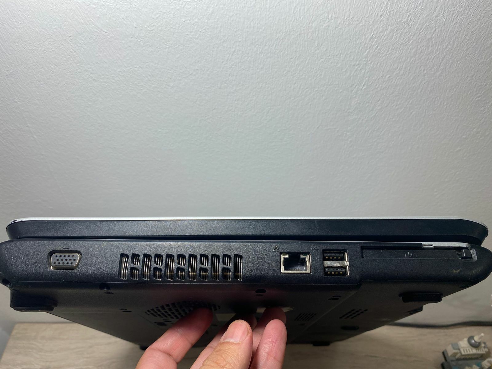 Toshiba с большим 17 дюймовым экраном