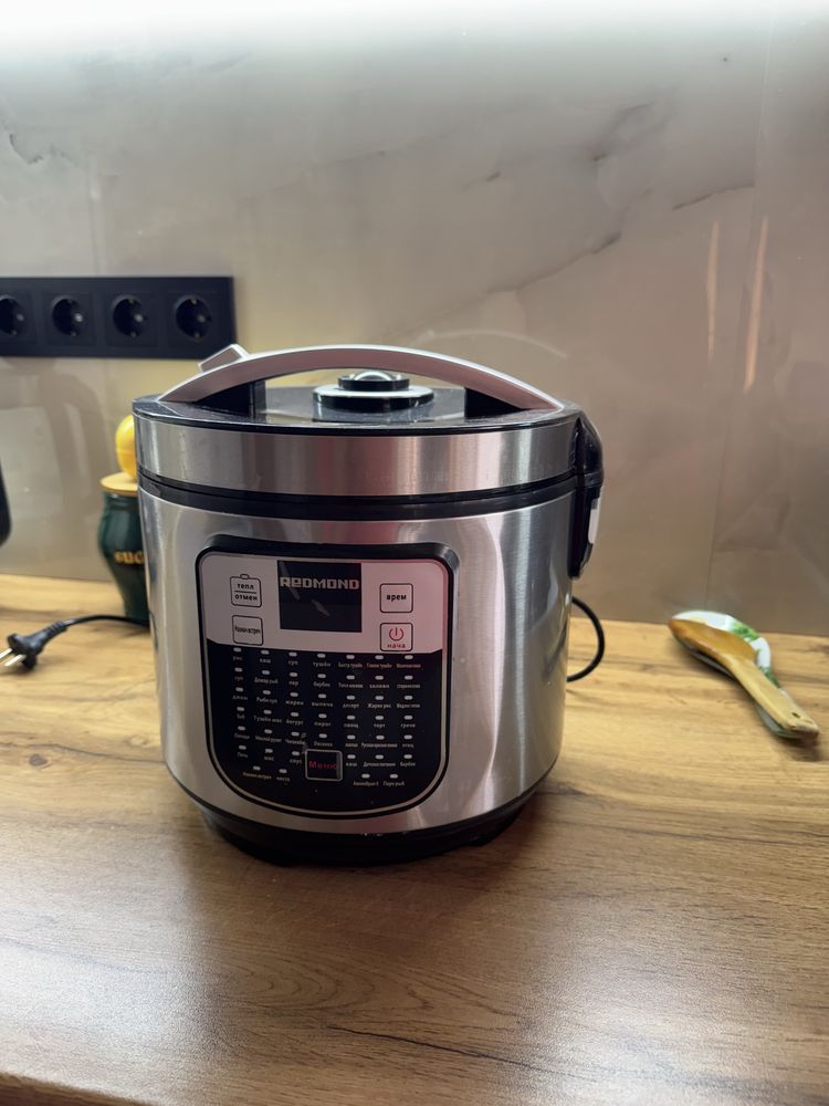 Продам новую мультиварку!