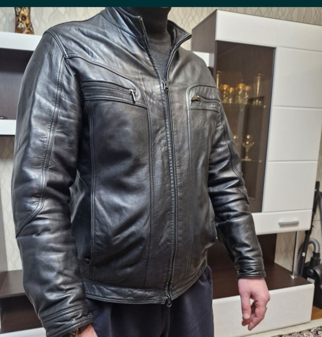 Продам кожаную куртку