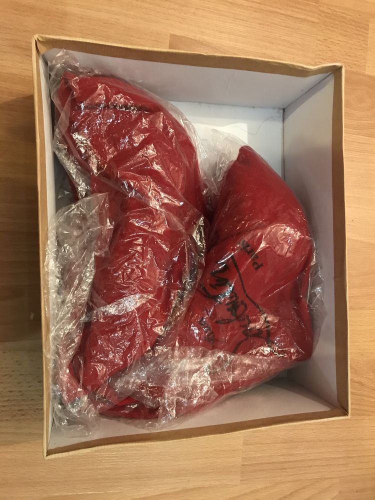 Продам туфли со стразами