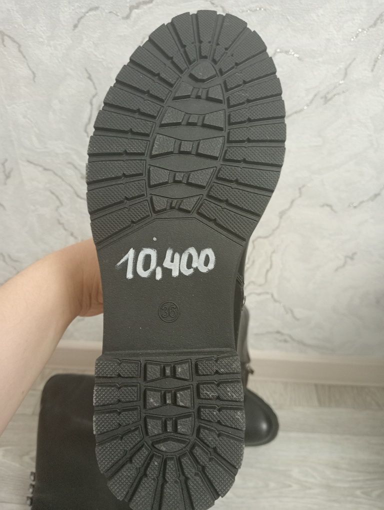 Продам новые демисезонные сапоги