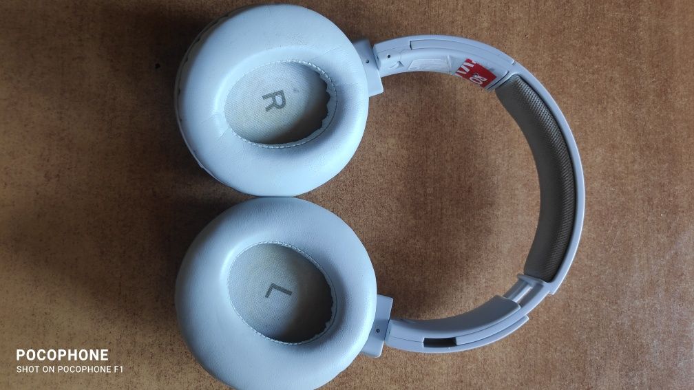 Продам беспроводной наушник PHILIPS