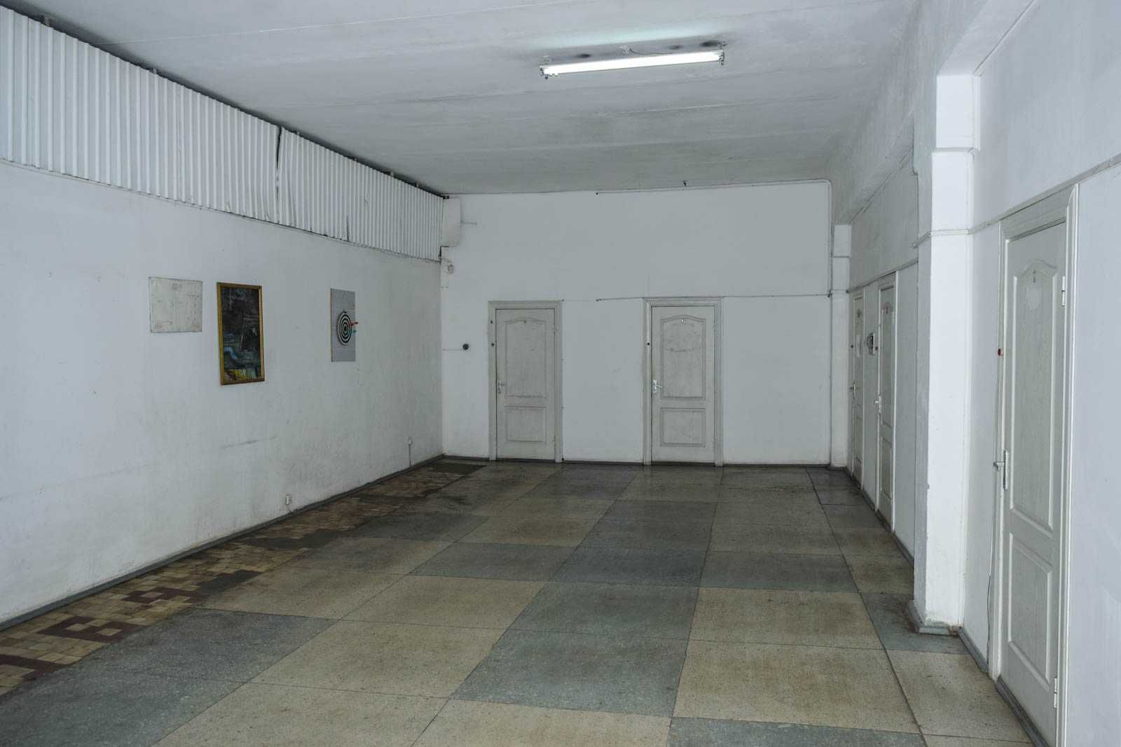 Продажа трехэтажного кирпичного здания в районе нового ЦОТа.