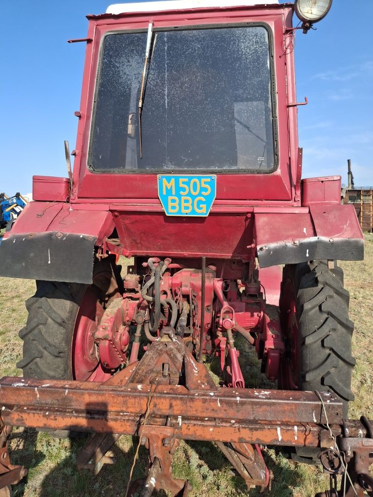 Продаю трактор Т25