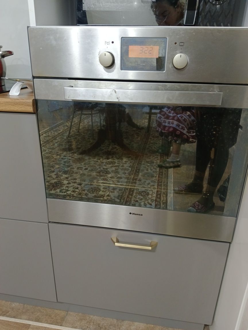 Продам не дорого электро плиту с духовым шкафом