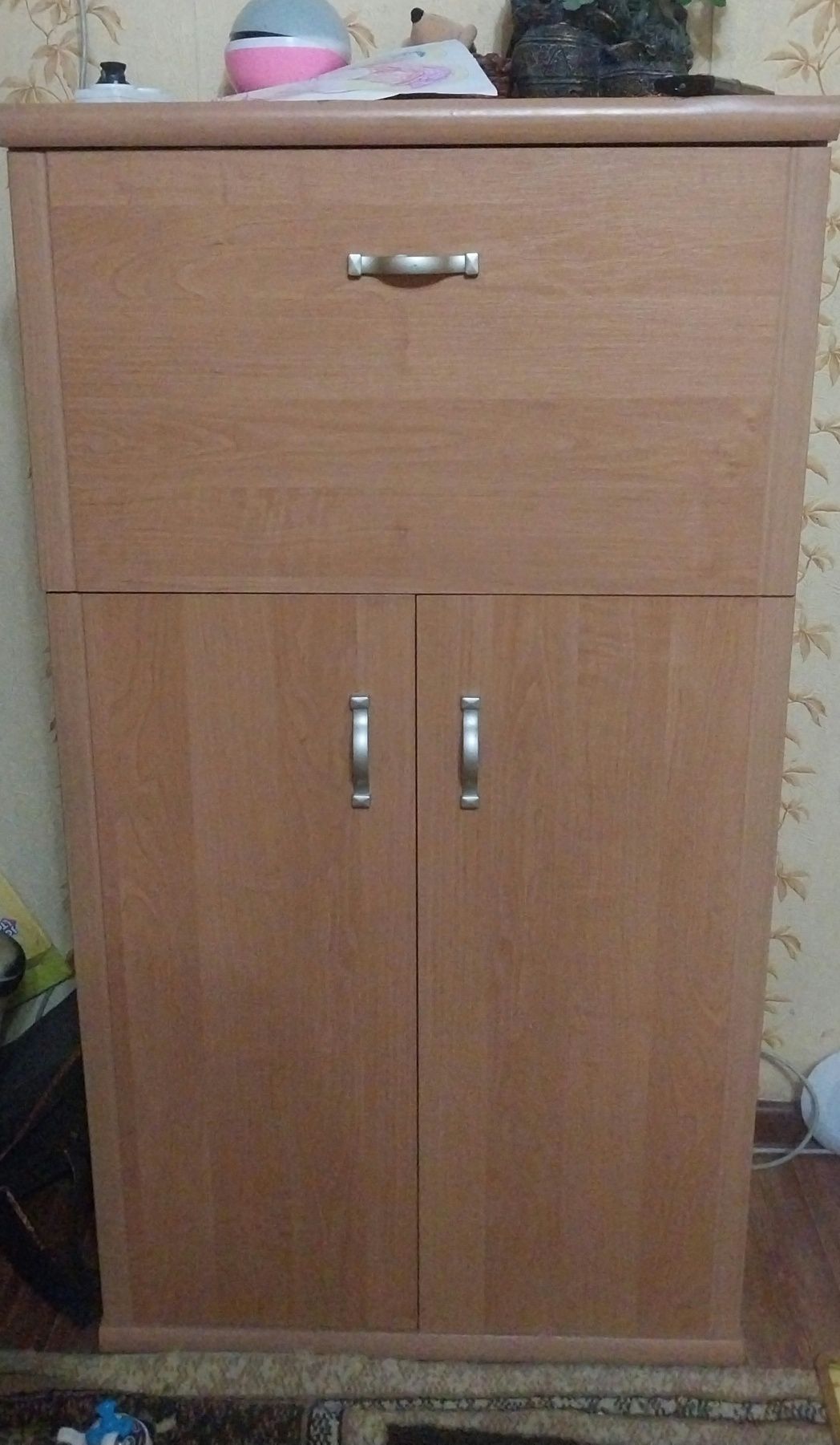 Продаётся горка  и комод недорого