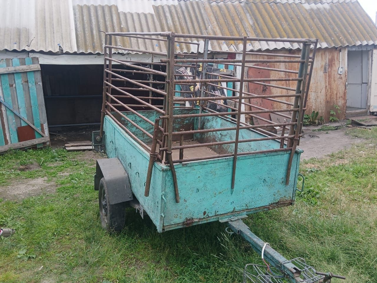 Продаётся прицеп с решоткой