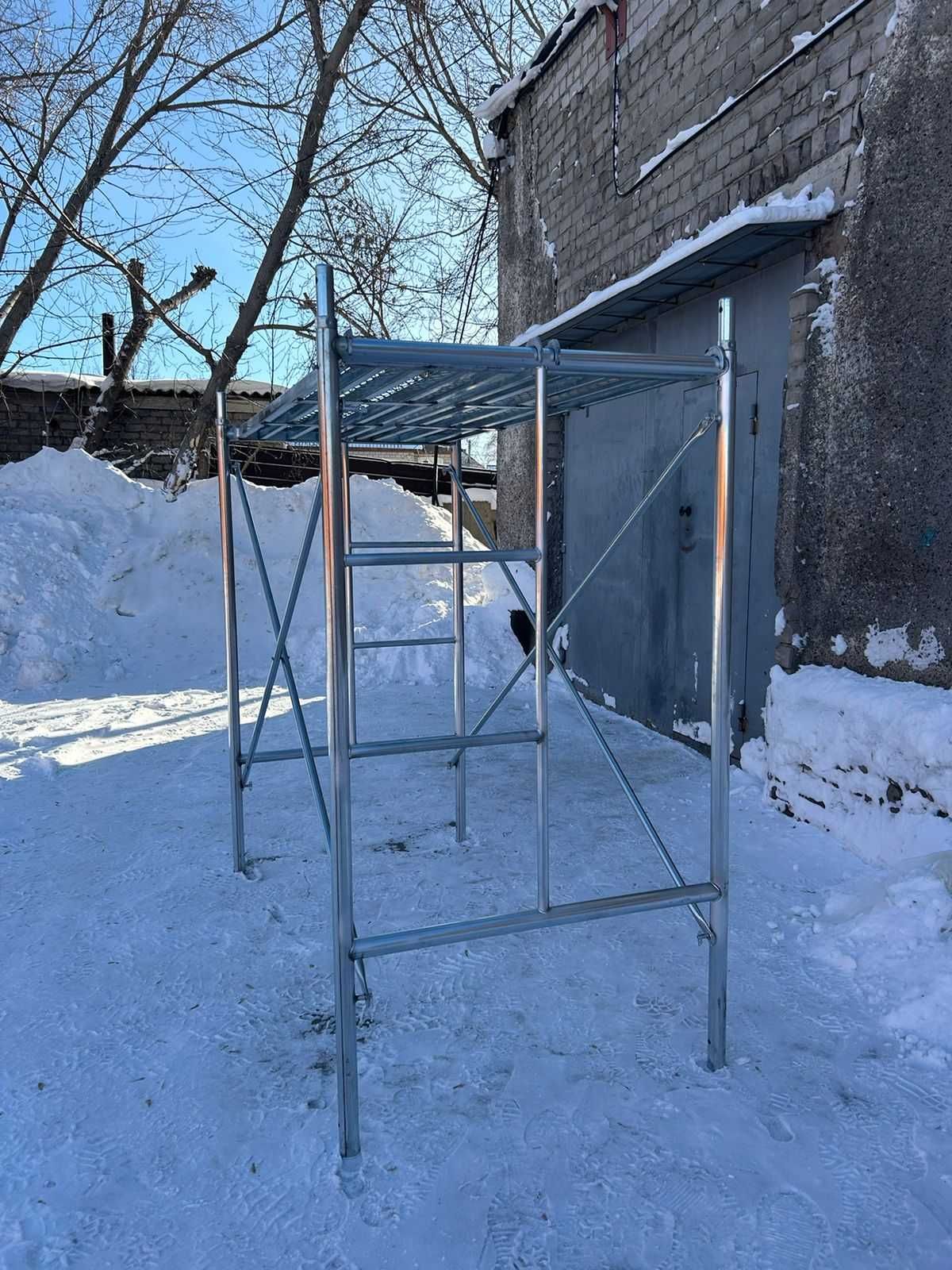 строительные леса, (три комплекта)  фасадные работы, вышка тура