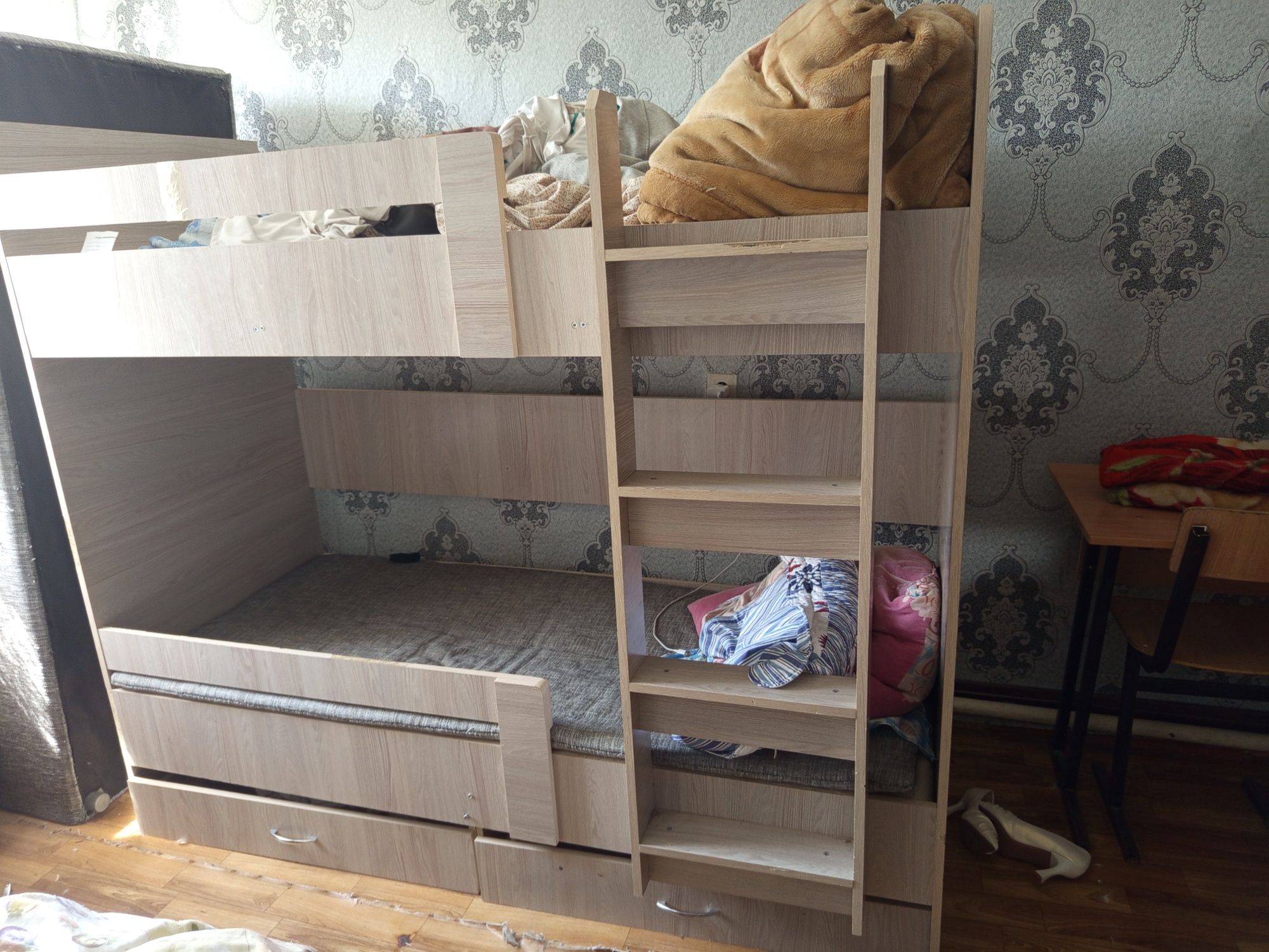 Продается двухэтажная кровать