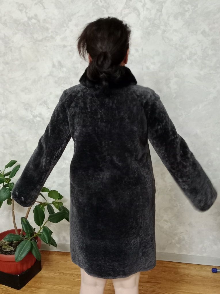 Продам Шубу мутон размер 42-44
