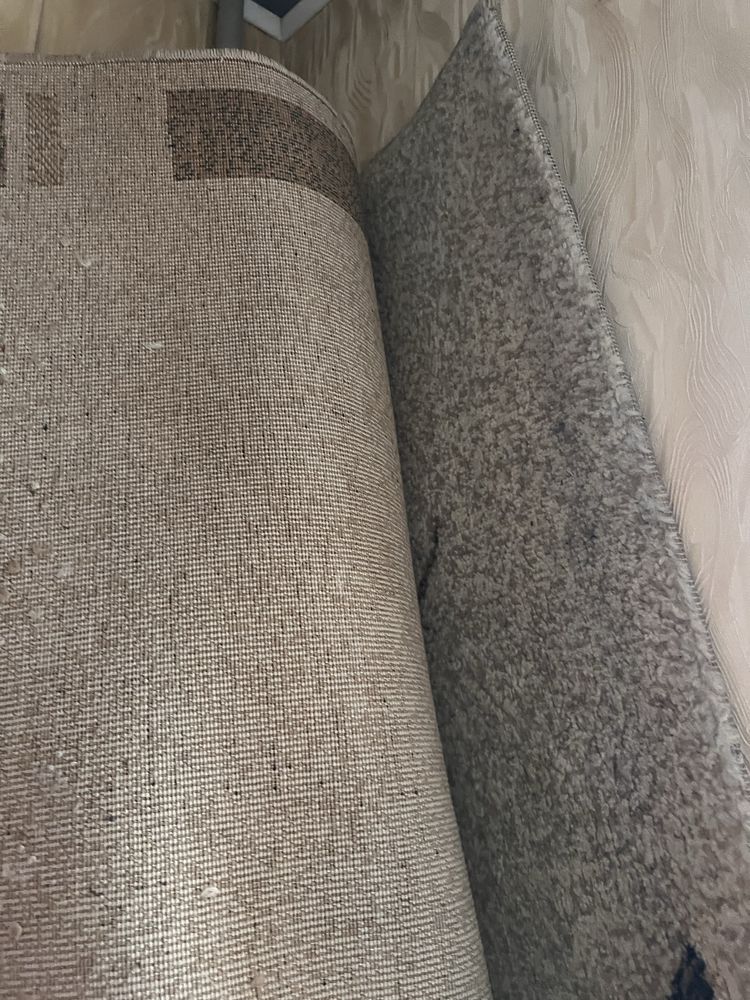 Ковёр б/у продам недорого