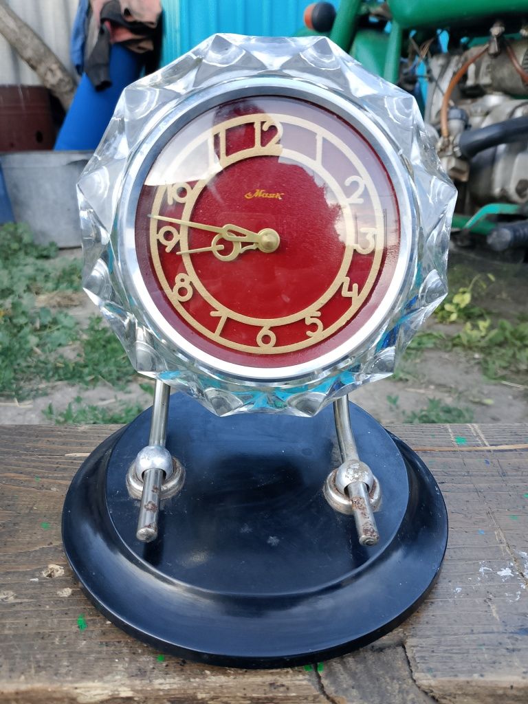 Советские часы, стекло дерево