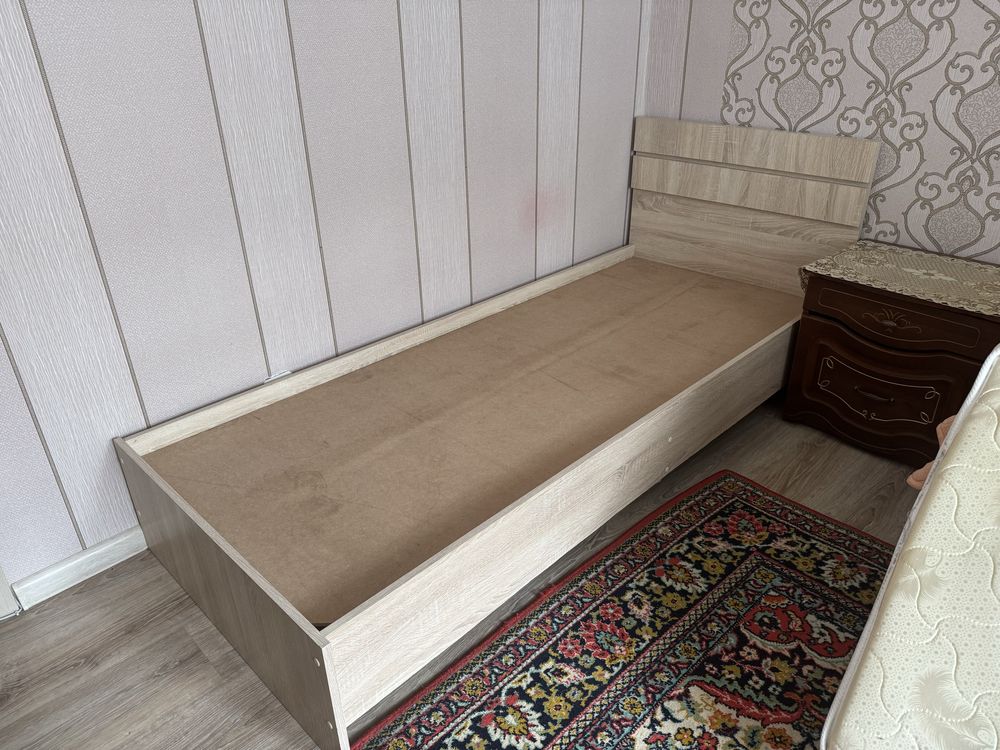 Продам кровать в спальню
