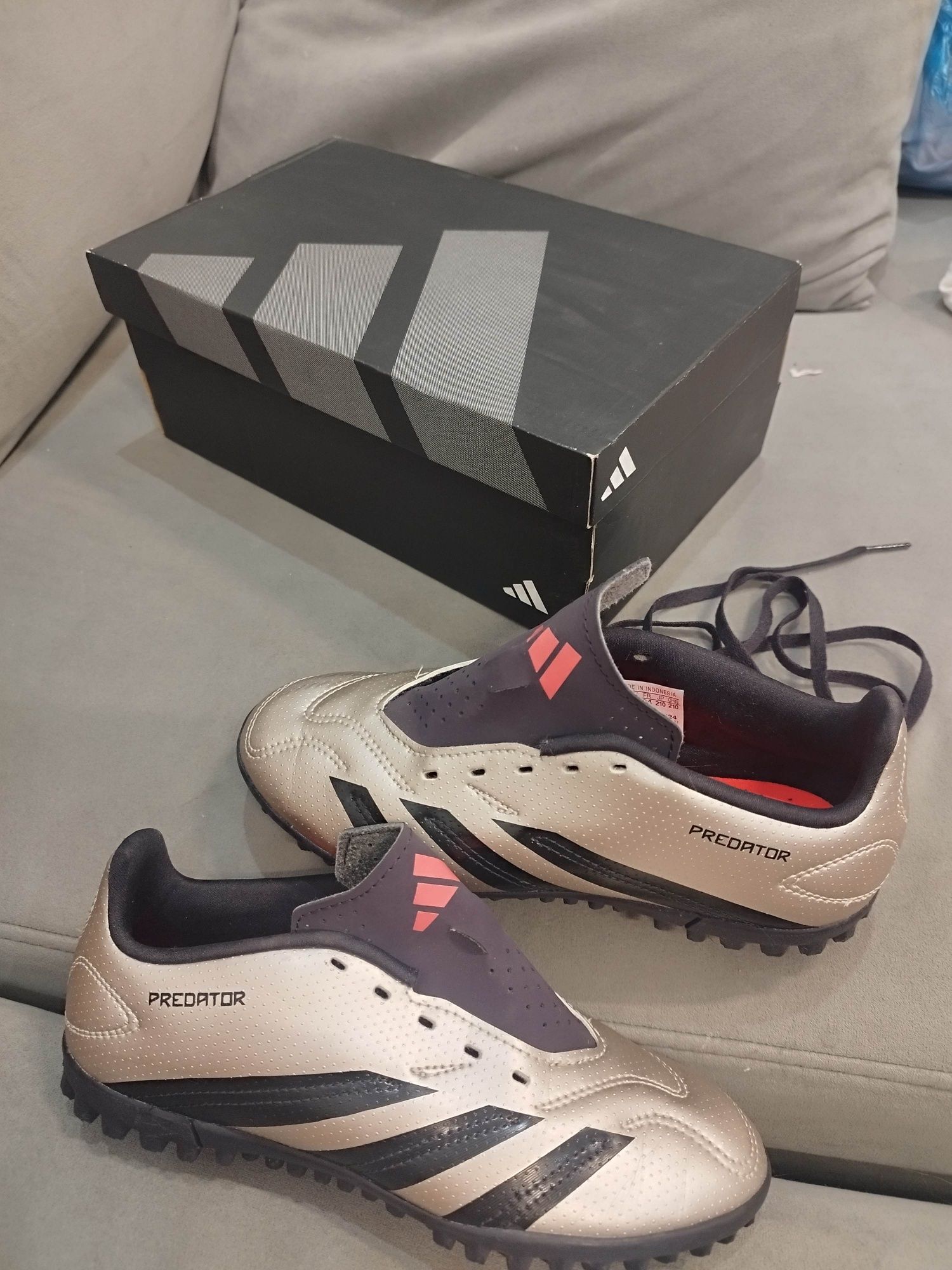 Сороконожки Adidas Predator
