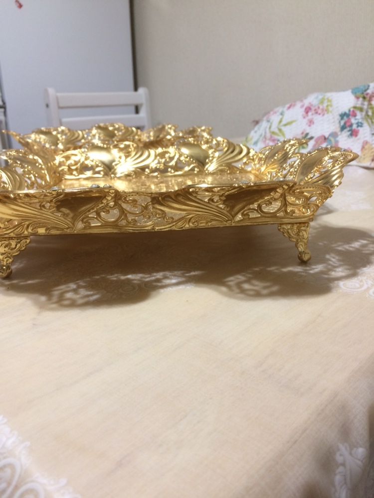 Красивая ваза для фруктов, хлеба