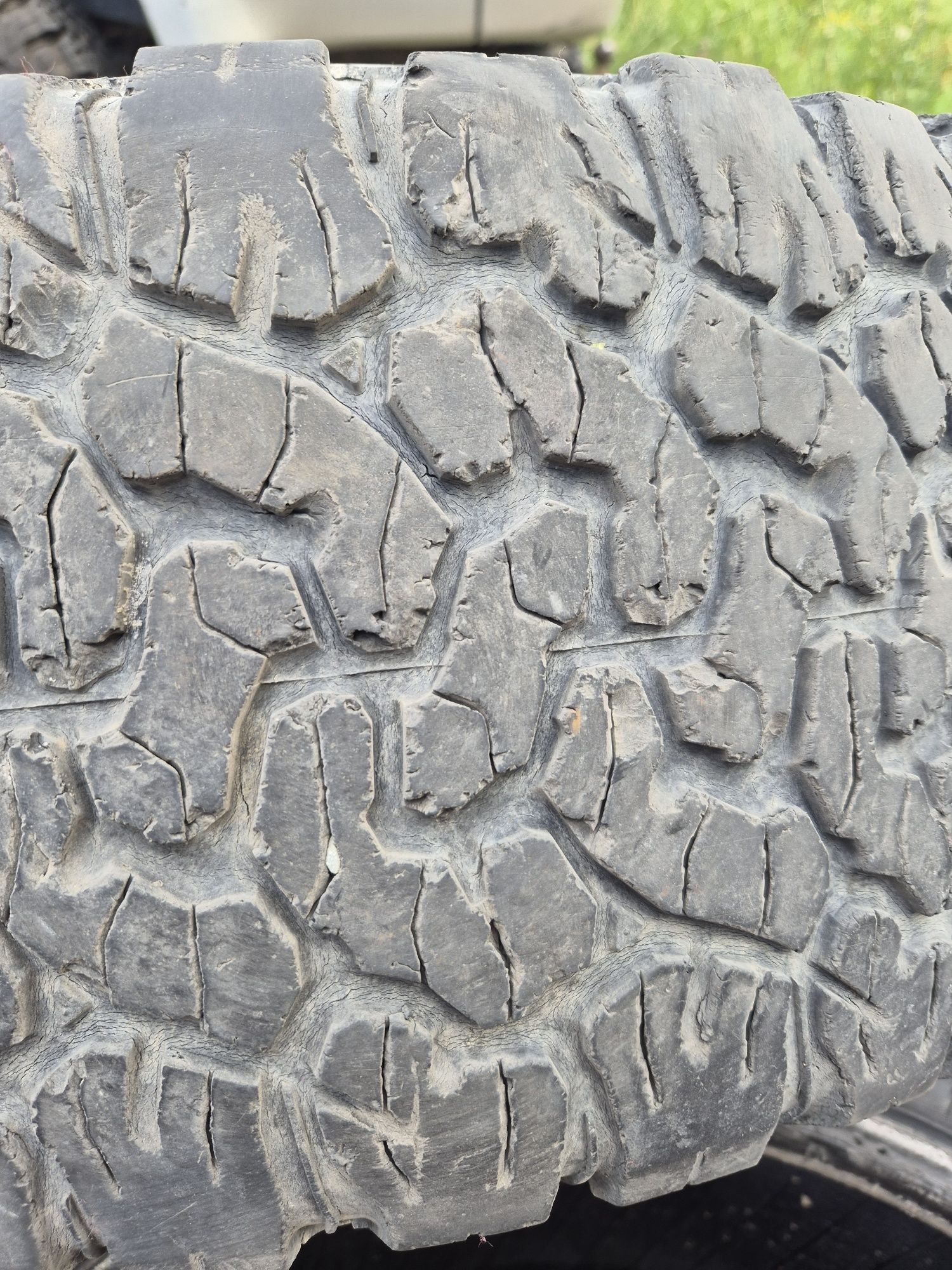 Шины BF GOODRICH 265/70R17 б/у 3шт
