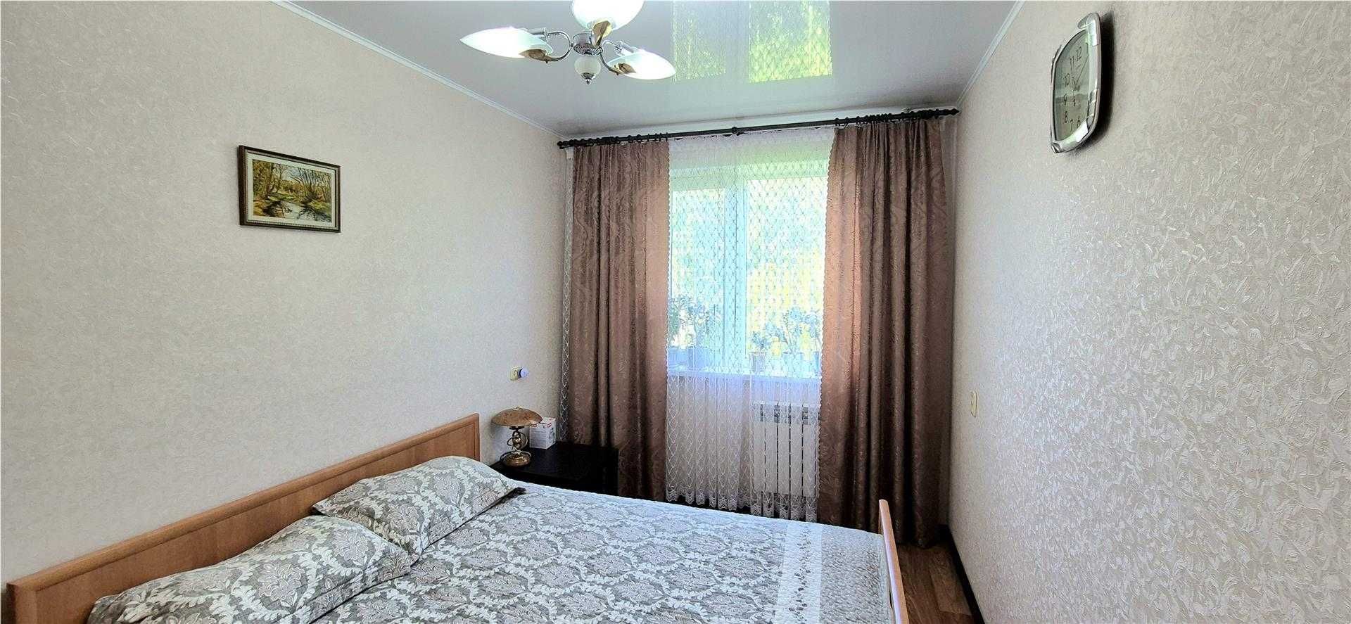 Продам 2 комн квартиру на 6 мкр на 4/5 эт