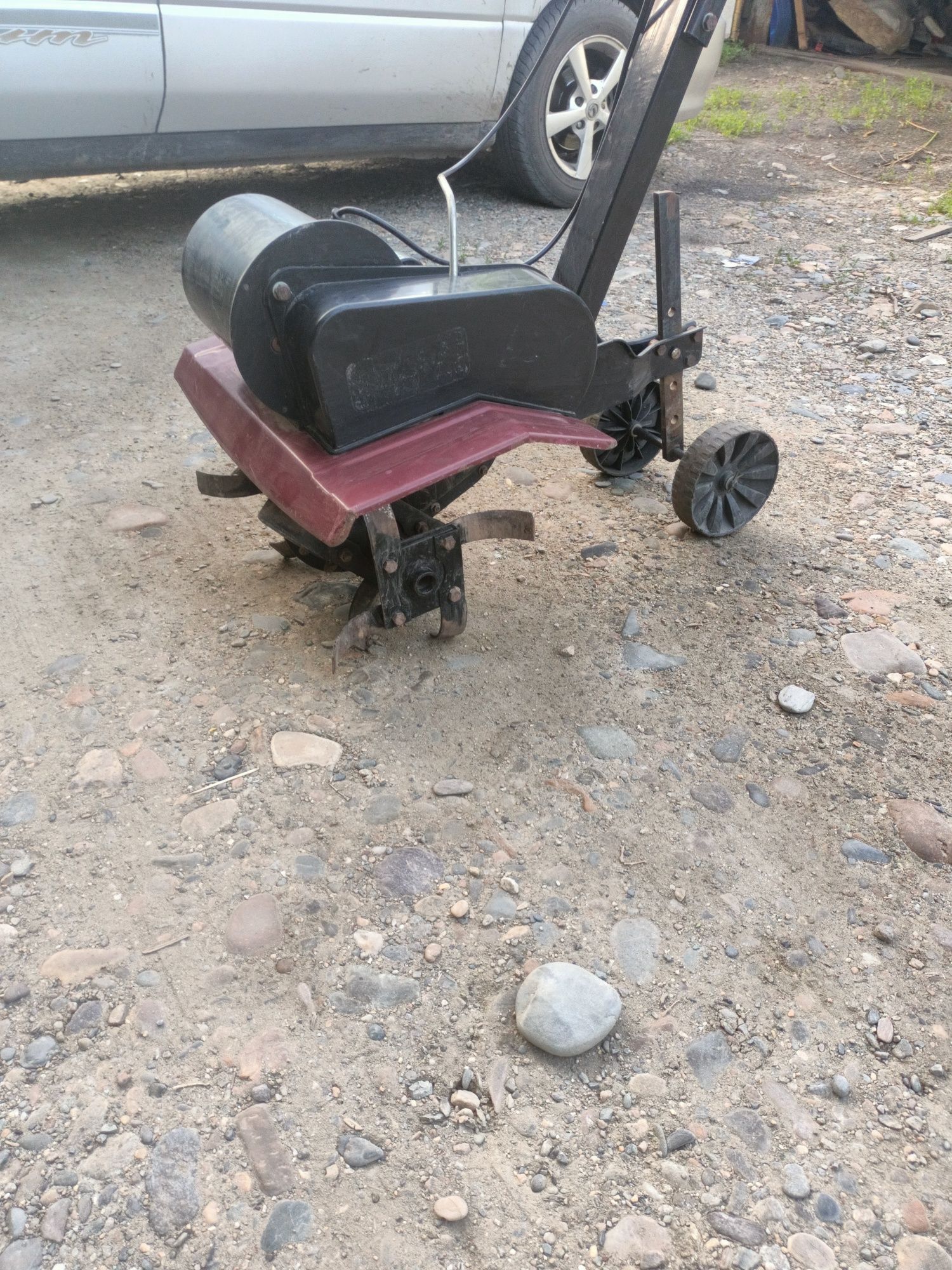 Продам культиватор