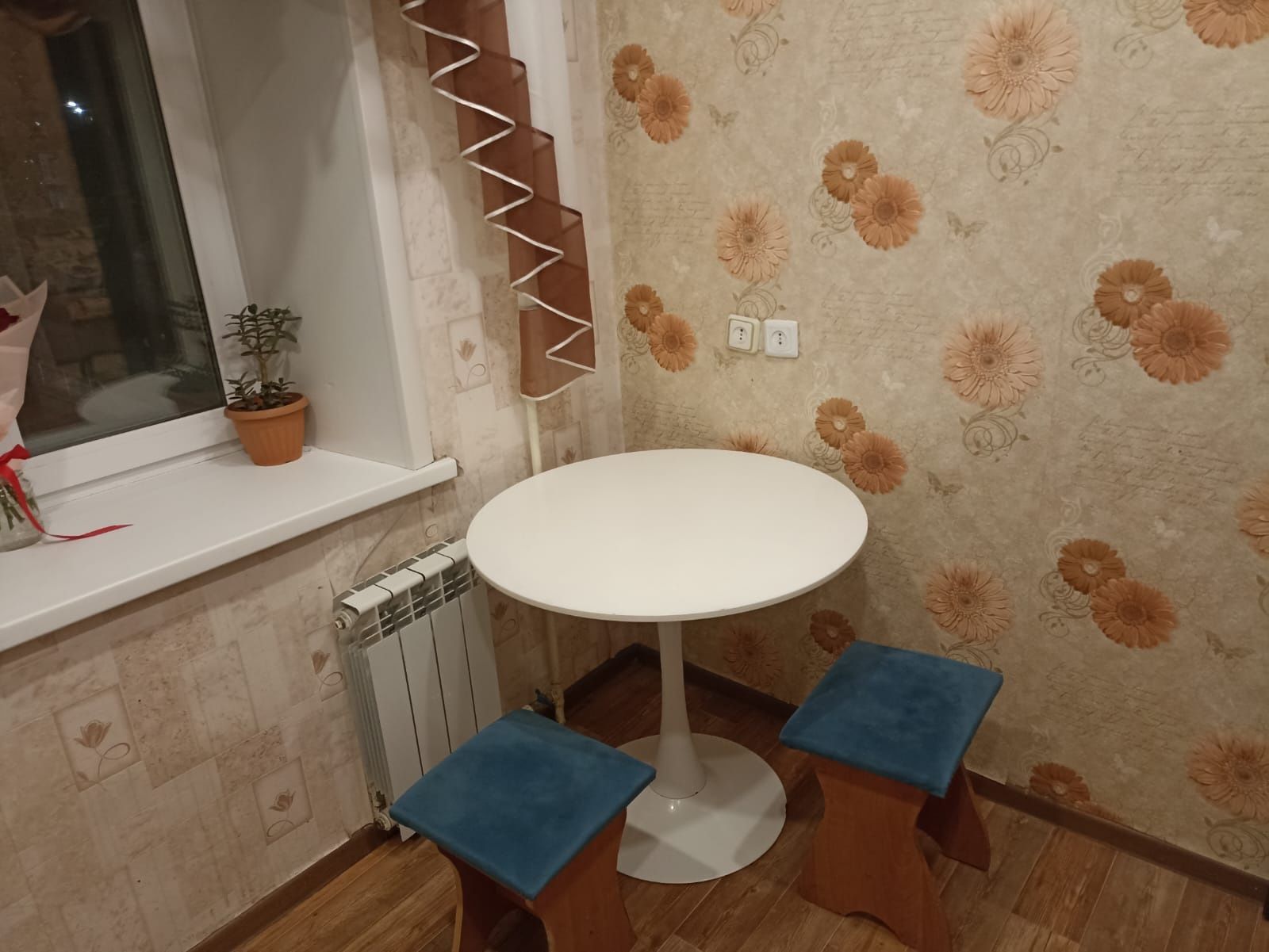 Продаётся 1-комнатная квартира район СКГУ
