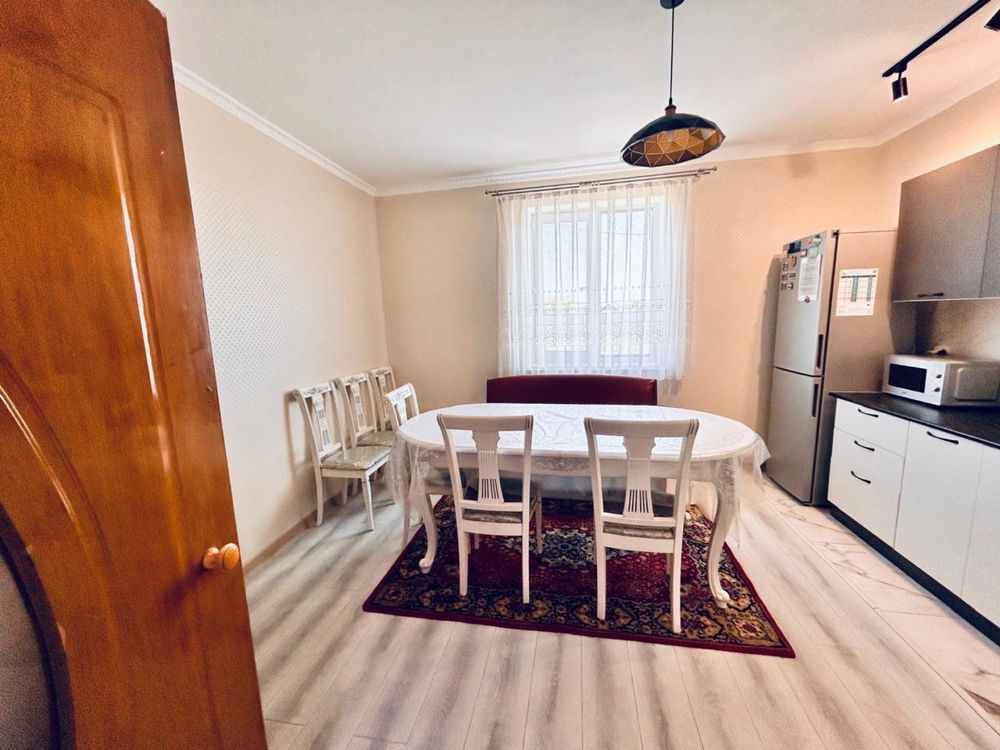 Продам 5 комнатный дом, договорная