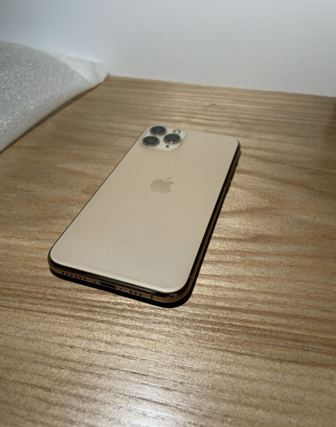 Продам Iphone 11 Pro