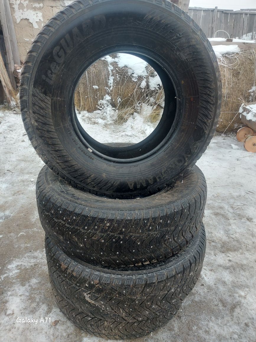 Продам зимнию резину Yokohama Ice Guard IG65 265/70 R16 112T