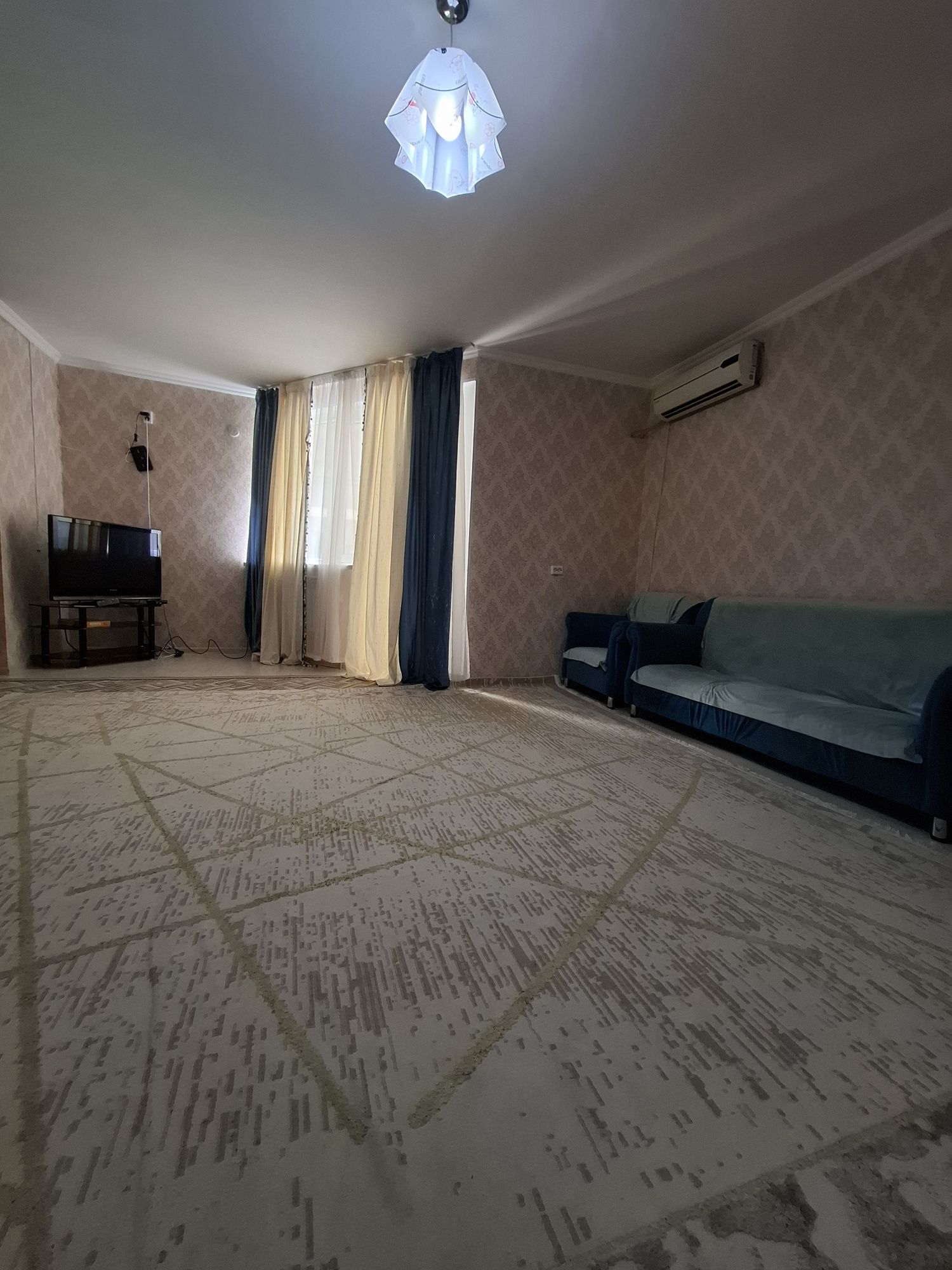 По суточно часавой  квартира 3 комнатная
