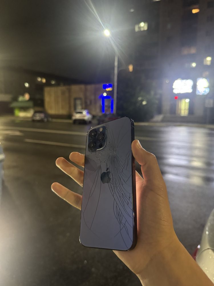 продам iphone 12 pro max