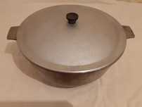 Казан бытовой (СССР) продам.