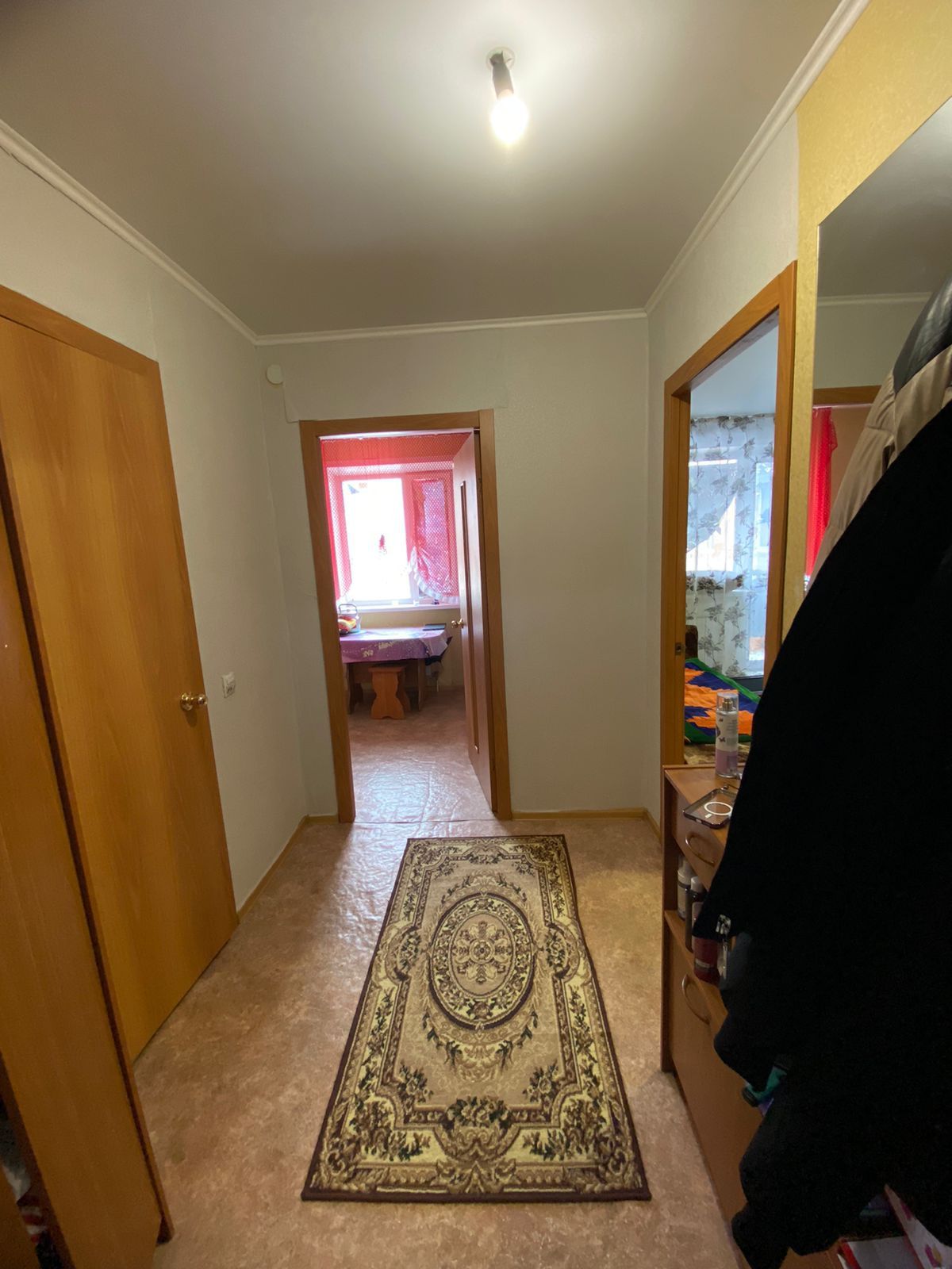 Продам 1 комнатную квартиру  в мкр.Аэропорт