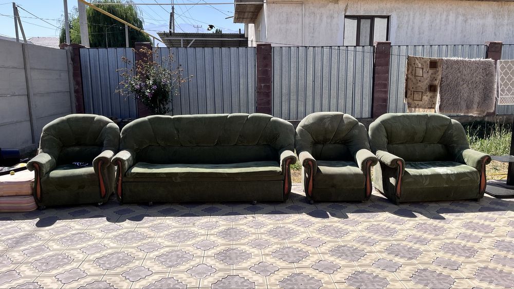 Продам один большой, один мини диван и 2 кресла, в хорошем состоянии