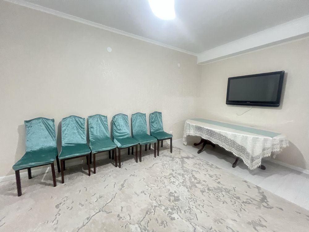 Продам стол с стулями