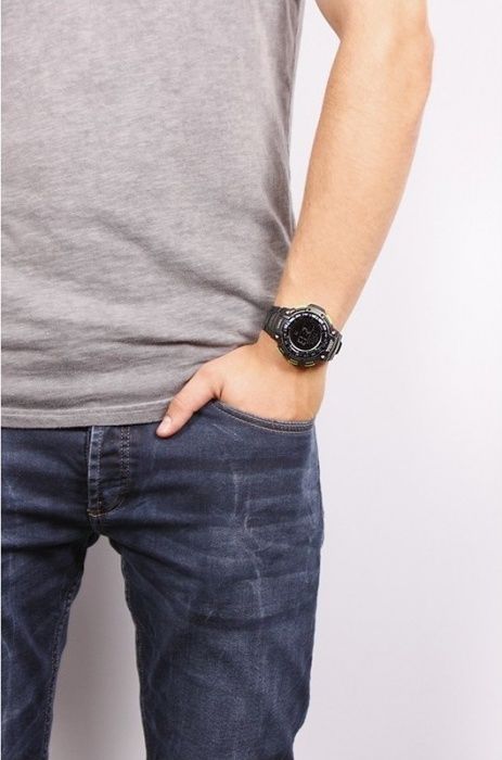 Продам новые оригинальные часы марки CASIO "SGW 1000-2B"