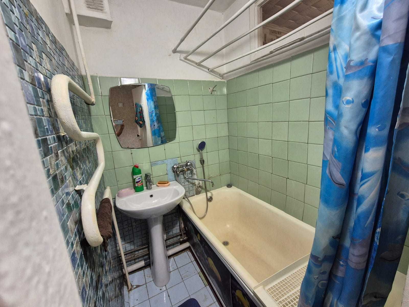 Продам 3к квартиру на 2 этаже кирпичного дома ул. Казахстан 107