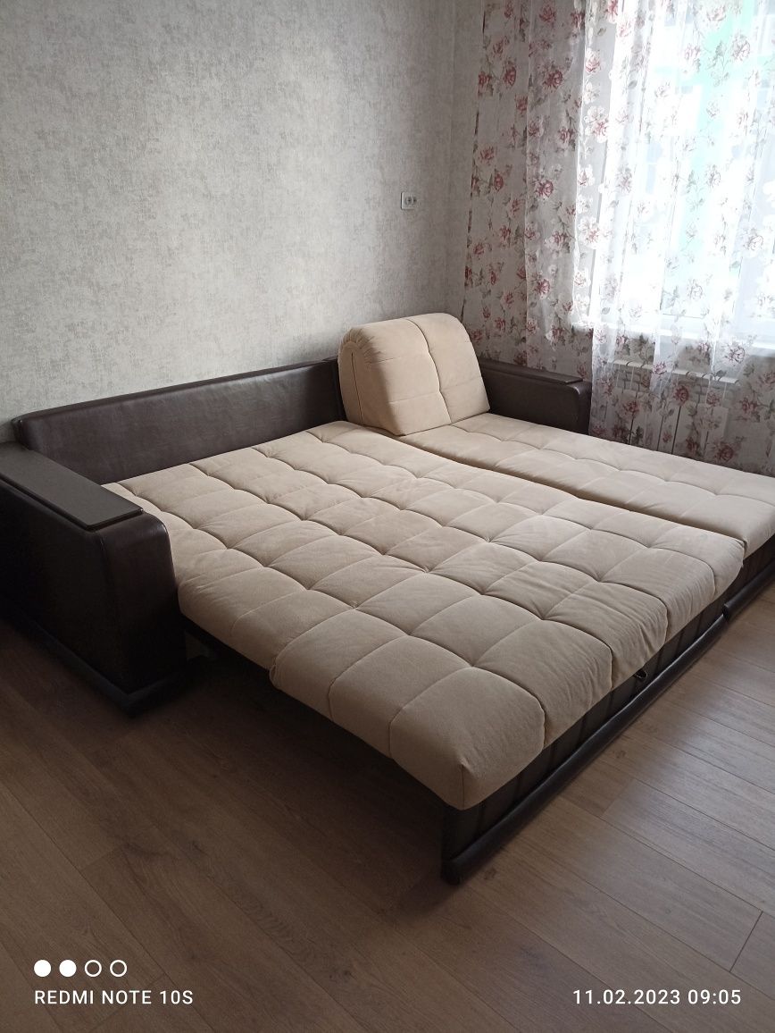 Продам угловой универсальный диван