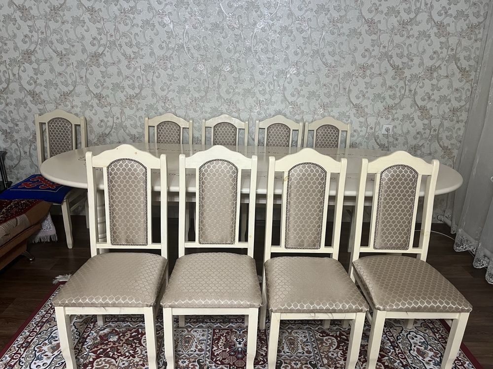 Стол для гостиной
