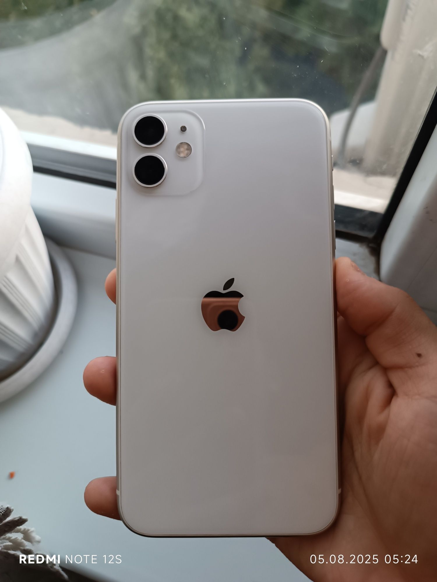 iPhone 11 почтие новый