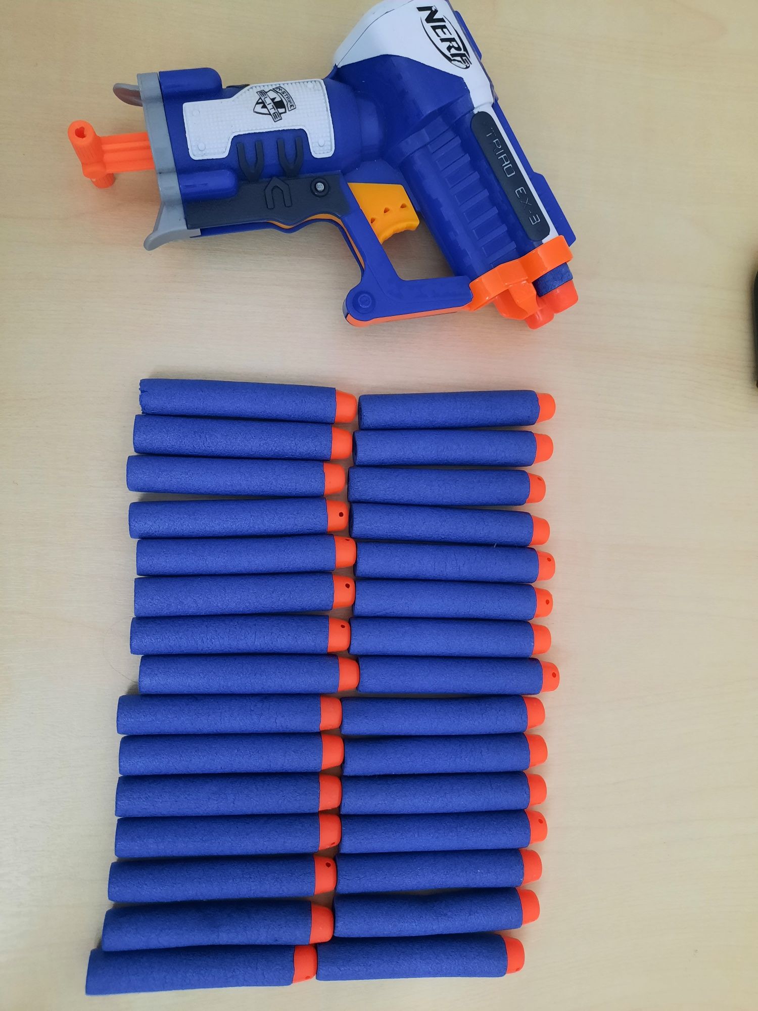 Nerf пистолет с пульками