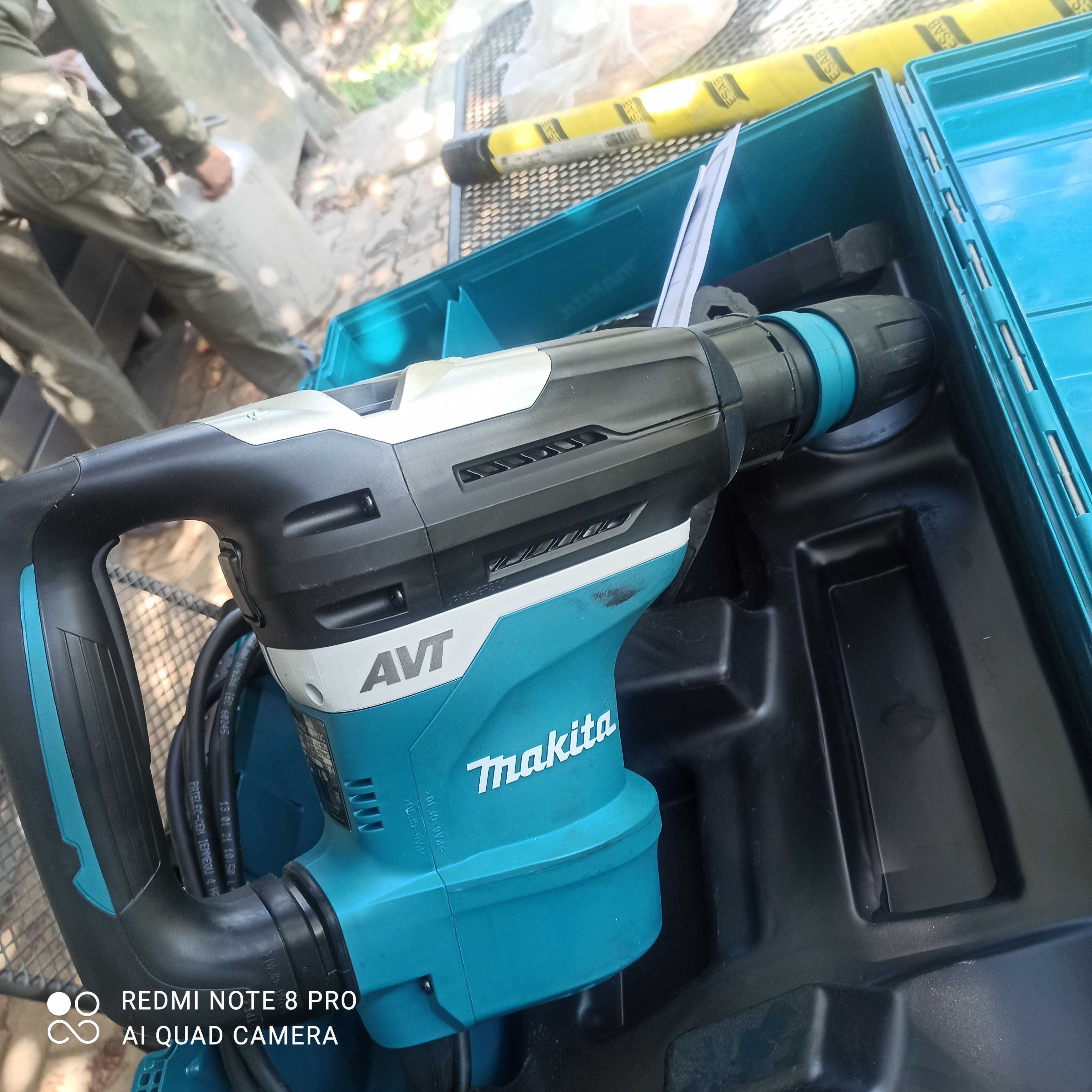 новый перфоратор макита HR 4013 C, makita HR 3200C