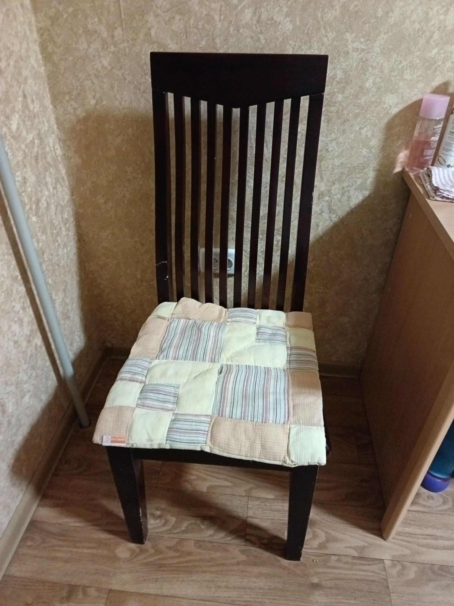 Продам стулья со спинкой