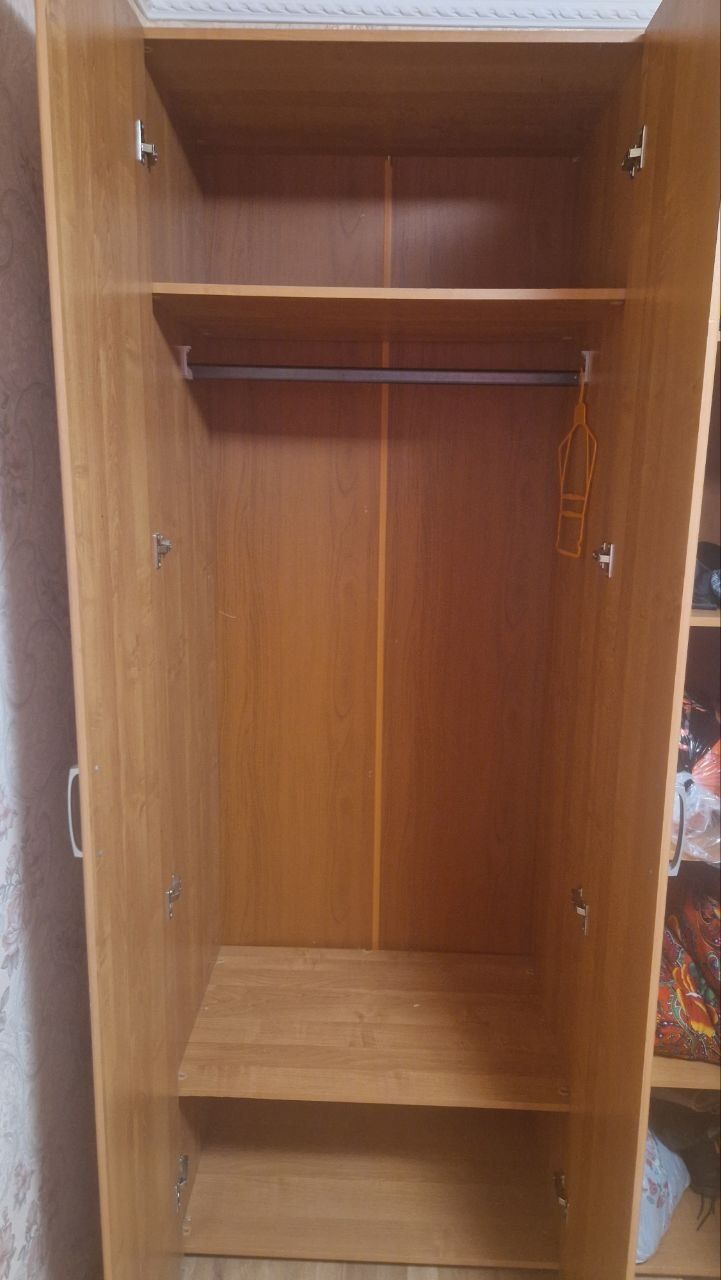 Продаётся шкаф в спальню или прихожую